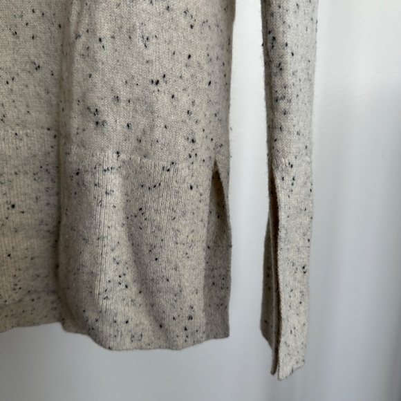 Club Monaco 100% cashmere sweater - Picture 3 of 5